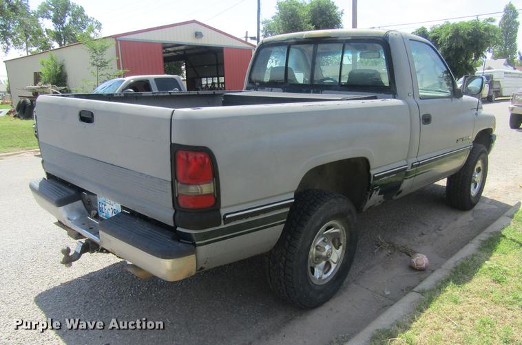 image for item DD5673 1995 Dodge Ram 1500 pickup truck