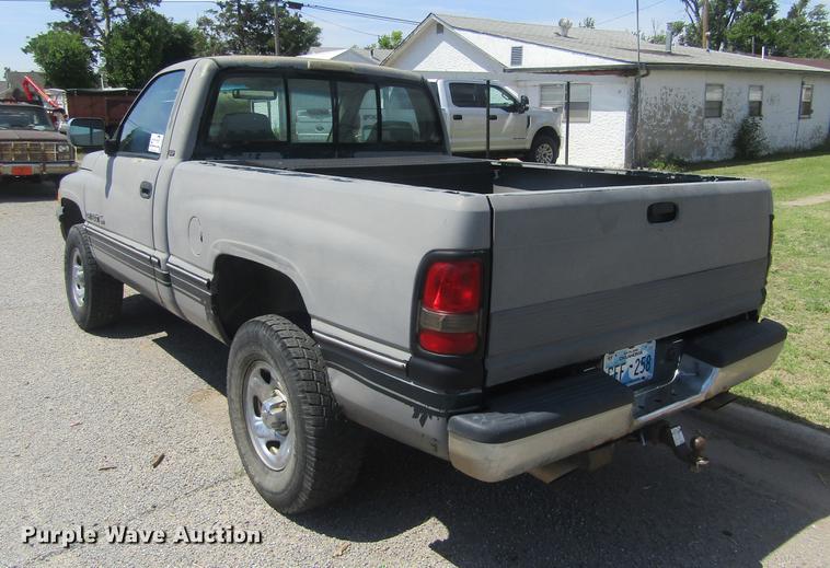 image for item DD5673 1995 Dodge Ram 1500 pickup truck