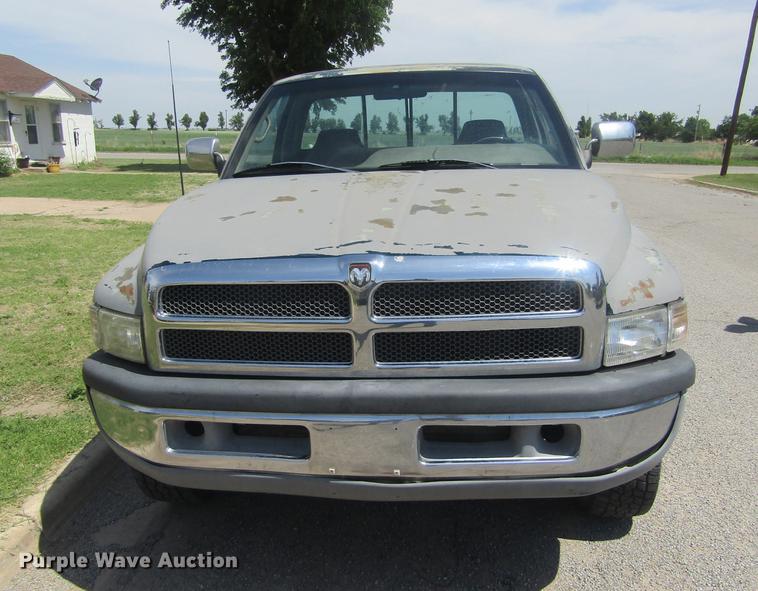 image for item DD5673 1995 Dodge Ram 1500 pickup truck