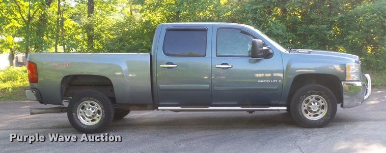 image for item DD7193 2007 Chevrolet Silverado 2500HD Crew Cab pickup truck