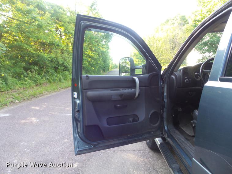 image for item DD7193 2007 Chevrolet Silverado 2500HD Crew Cab pickup truck