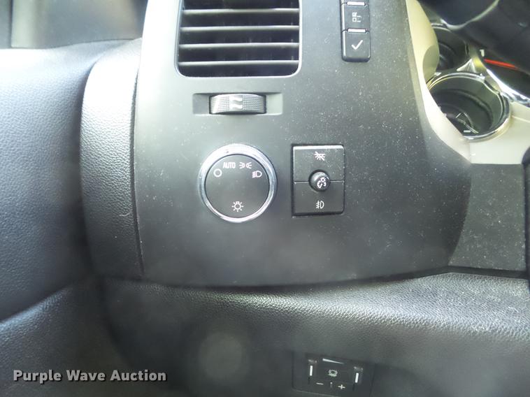 image for item DD7193 2007 Chevrolet Silverado 2500HD Crew Cab pickup truck