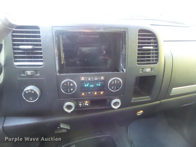 image for item DD7193 2007 Chevrolet Silverado 2500HD Crew Cab pickup truck