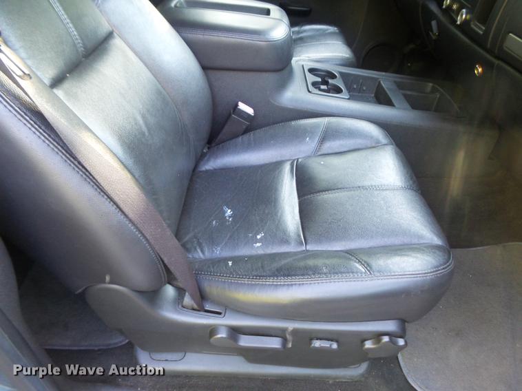 image for item DD7193 2007 Chevrolet Silverado 2500HD Crew Cab pickup truck