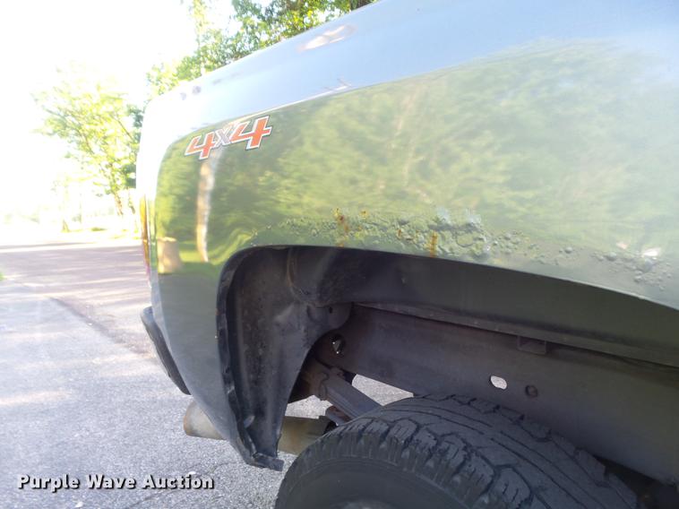 image for item DD7193 2007 Chevrolet Silverado 2500HD Crew Cab pickup truck