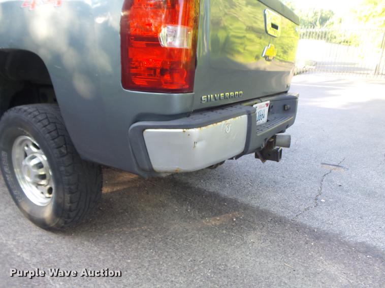 image for item DD7193 2007 Chevrolet Silverado 2500HD Crew Cab pickup truck