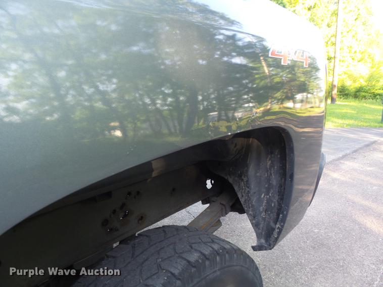 image for item DD7193 2007 Chevrolet Silverado 2500HD Crew Cab pickup truck