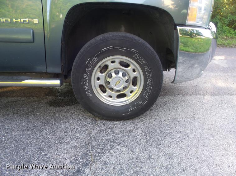 image for item DD7193 2007 Chevrolet Silverado 2500HD Crew Cab pickup truck