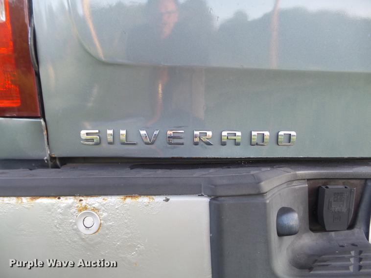 image for item DD7193 2007 Chevrolet Silverado 2500HD Crew Cab pickup truck