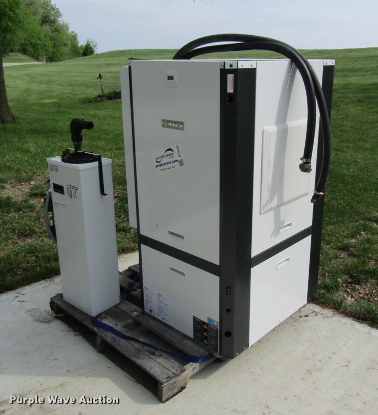 image for item DD8434 Bosch SM048 water source heat pump