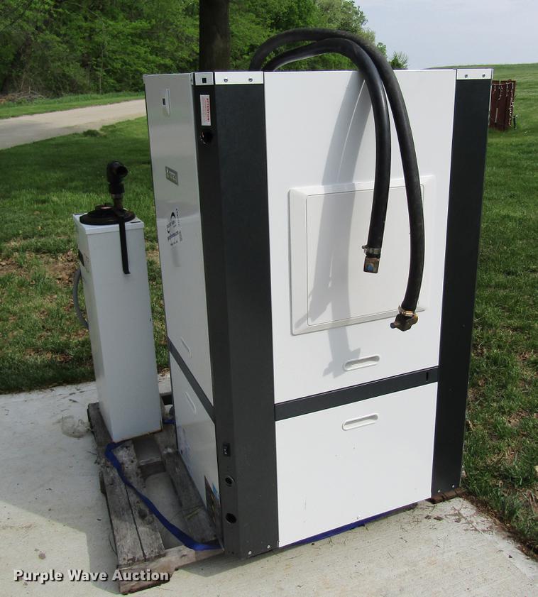 image for item DD8434 Bosch SM048 water source heat pump