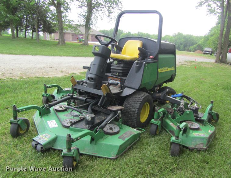 image for item DD8446 John Deere 1600 lawn mower