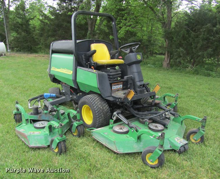 image for item DD8446 John Deere 1600 lawn mower