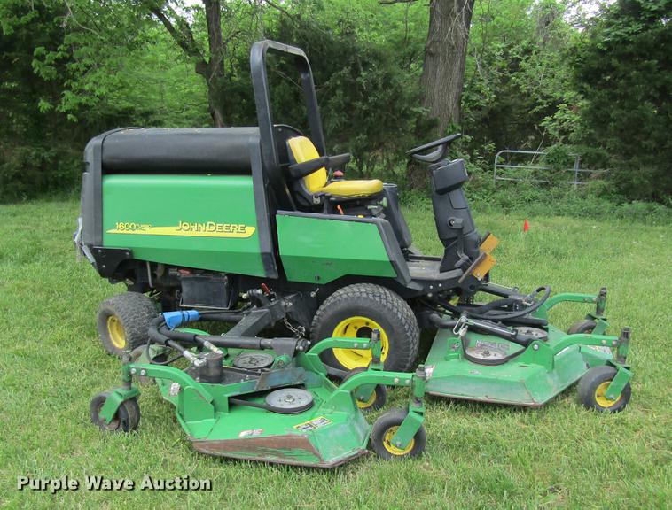 image for item DD8446 John Deere 1600 lawn mower