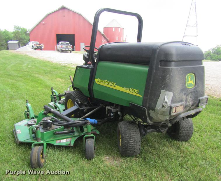 image for item DD8446 John Deere 1600 lawn mower