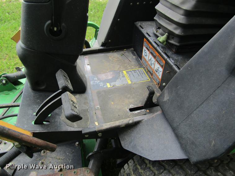 image for item DD8446 John Deere 1600 lawn mower
