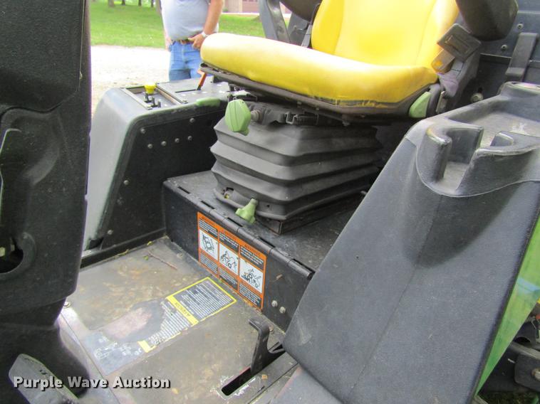 image for item DD8446 John Deere 1600 lawn mower