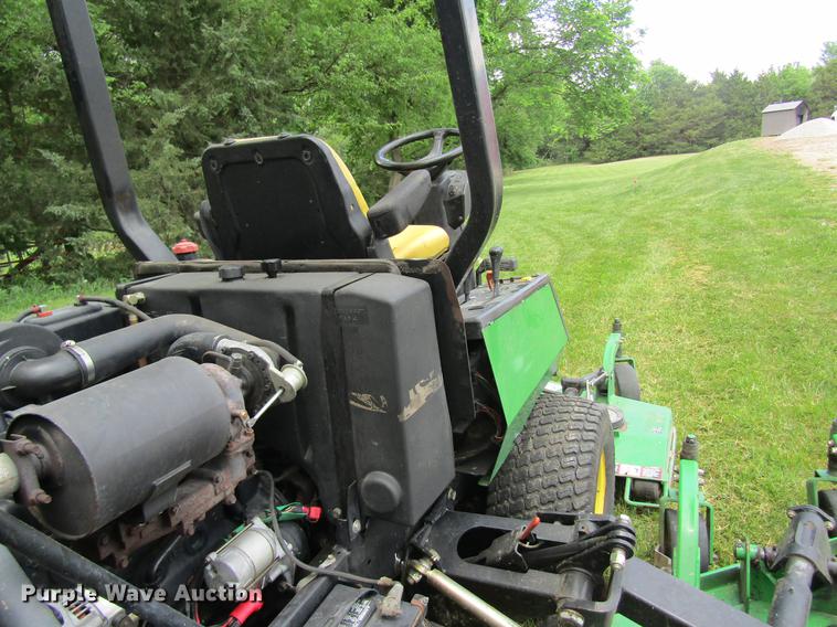 image for item DD8446 John Deere 1600 lawn mower