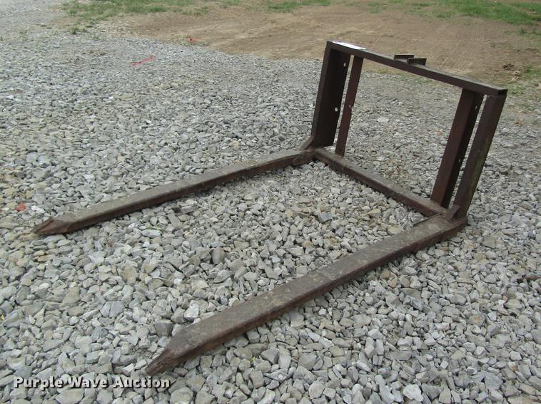 image for item DD8447 Shop built bale forks