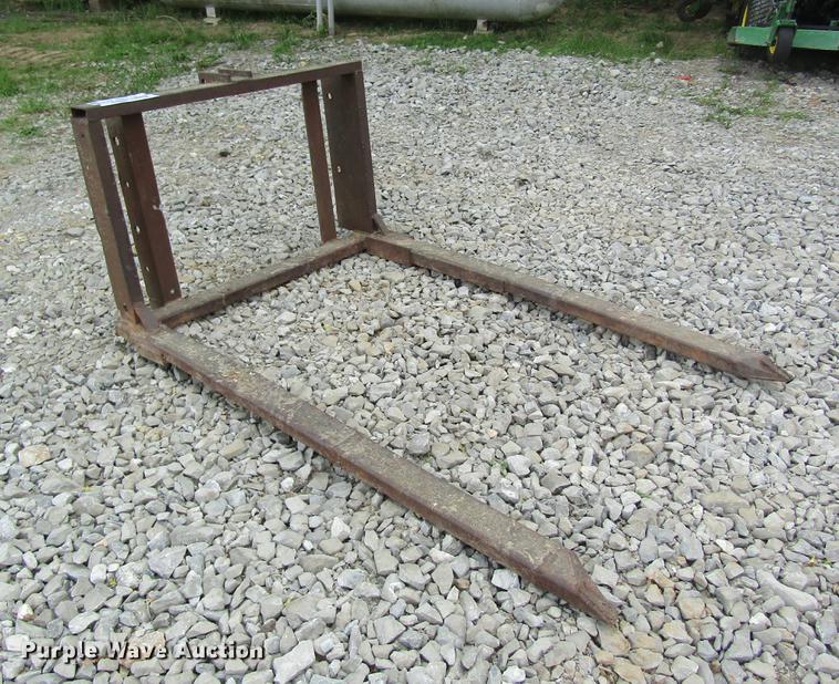 image for item DD8447 Shop built bale forks
