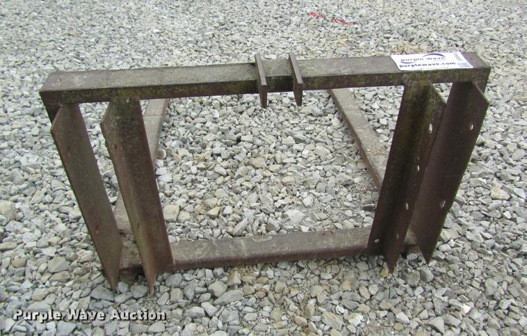 image for item DD8447 Shop built bale forks