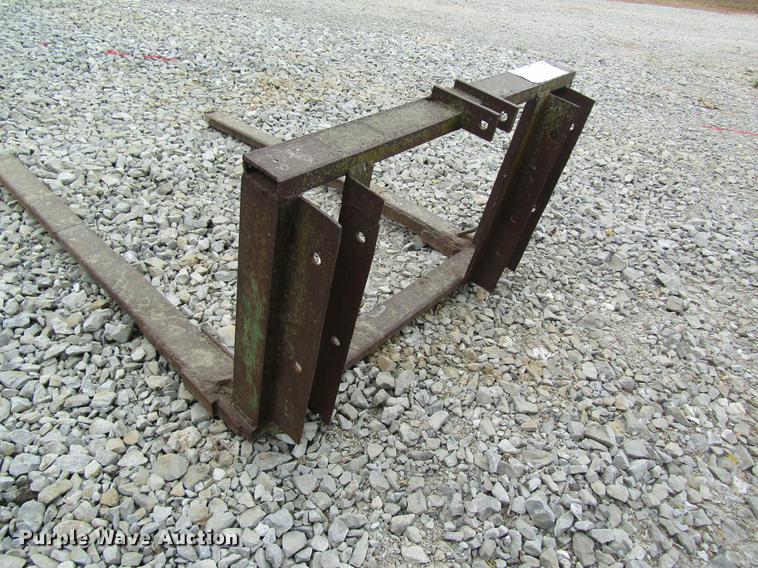 image for item DD8447 Shop built bale forks