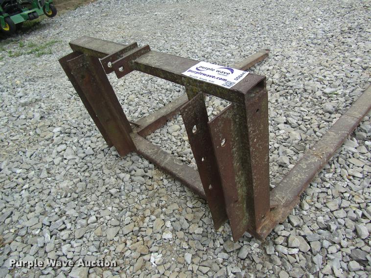 image for item DD8447 Shop built bale forks