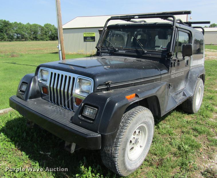 image for item DD8463 1994 Jeep Wrangler Renegade SUV