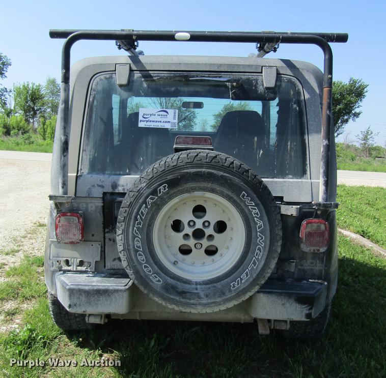 image for item DD8463 1994 Jeep Wrangler Renegade SUV