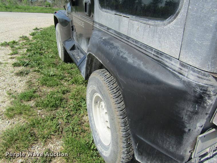image for item DD8463 1994 Jeep Wrangler Renegade SUV