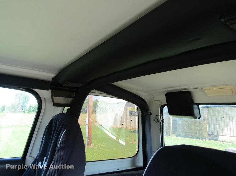 image for item DD8463 1994 Jeep Wrangler Renegade SUV