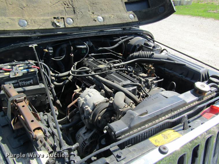 image for item DD8463 1994 Jeep Wrangler Renegade SUV