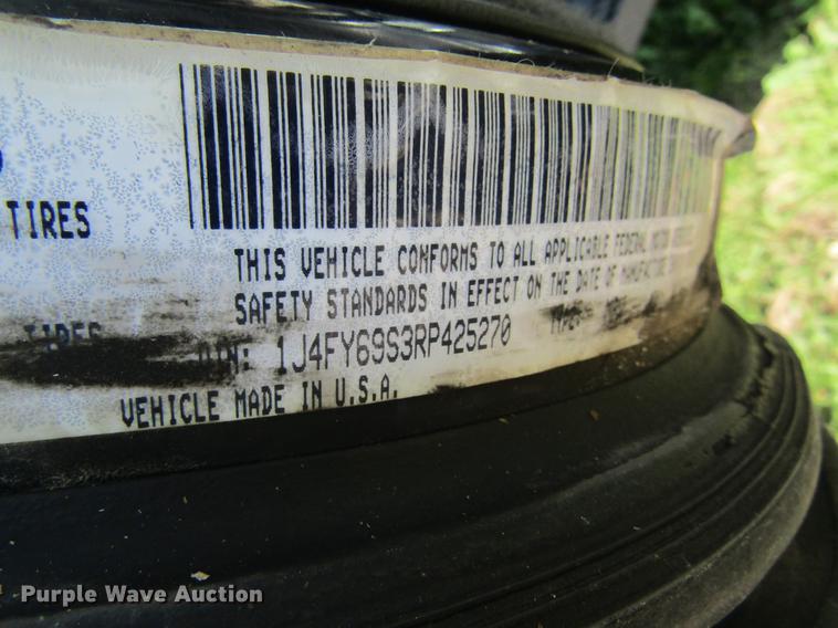 image for item DD8463 1994 Jeep Wrangler Renegade SUV