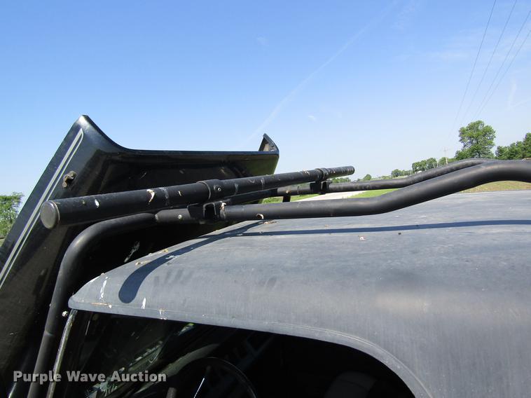 image for item DD8463 1994 Jeep Wrangler Renegade SUV