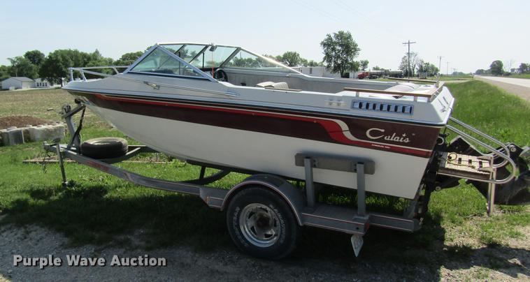 image for item DD8464 1985 Celebrity Calais boat