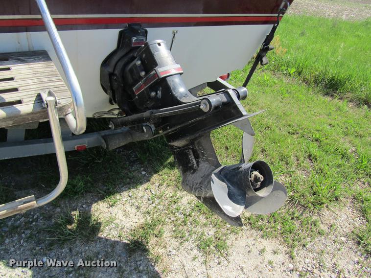 image for item DD8464 1985 Celebrity Calais boat