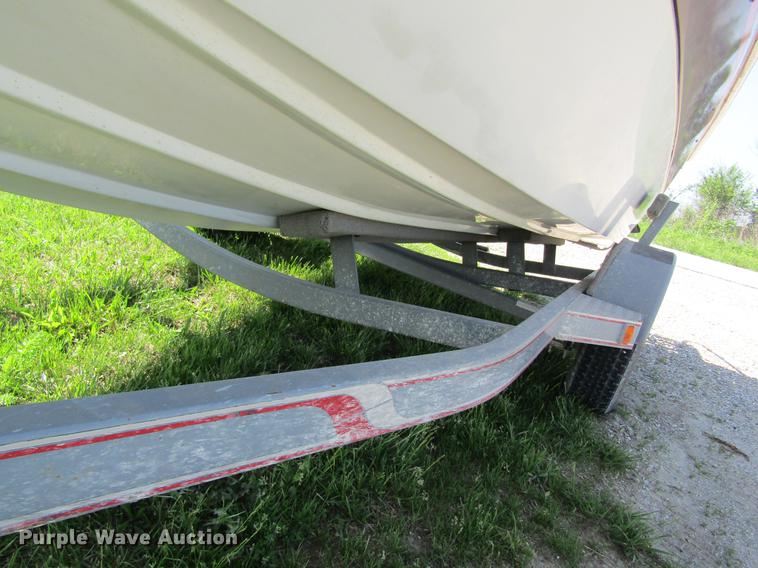 image for item DD8464 1985 Celebrity Calais boat