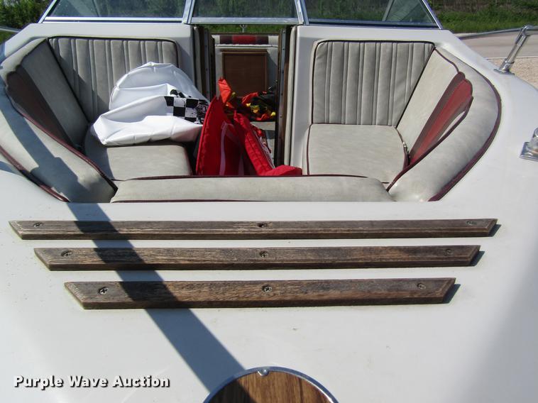 image for item DD8464 1985 Celebrity Calais boat