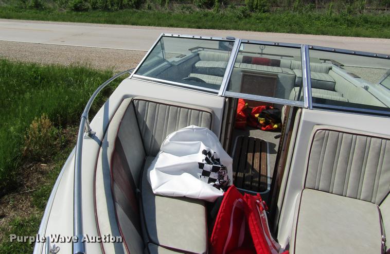 image for item DD8464 1985 Celebrity Calais boat