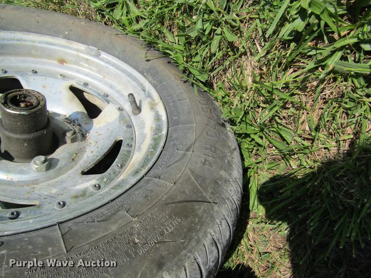 image for item DD8464 1985 Celebrity Calais boat