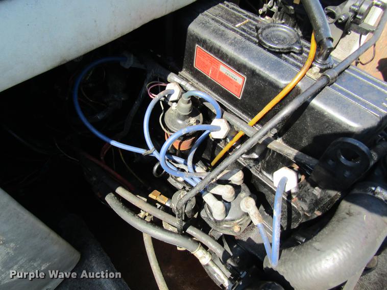 image for item DD8464 1985 Celebrity Calais boat