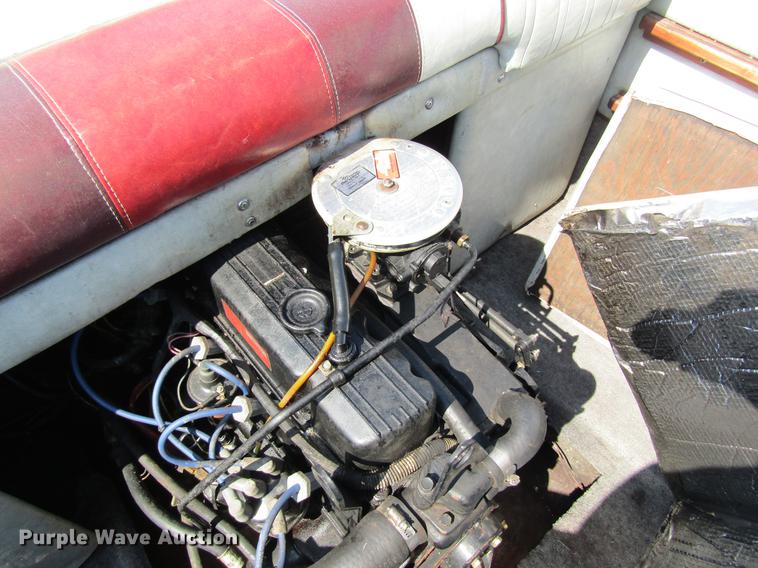 image for item DD8464 1985 Celebrity Calais boat