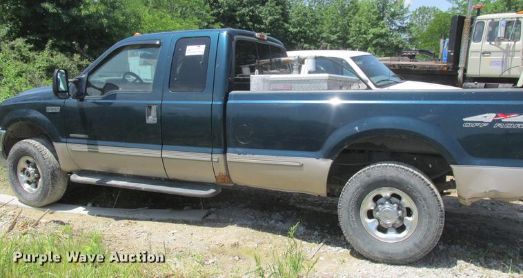 image for item DD8467 1999 Ford F250 Super Duty SuperCab pickup truck
