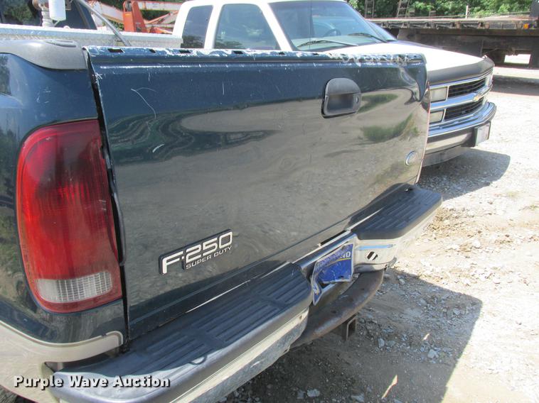 image for item DD8467 1999 Ford F250 Super Duty SuperCab pickup truck