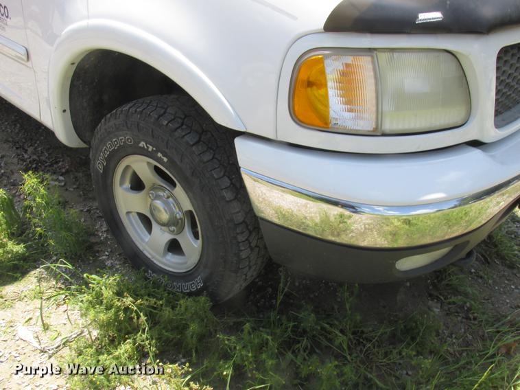 image for item DD8469 2001 Ford F150 SuperCrew pickup truck