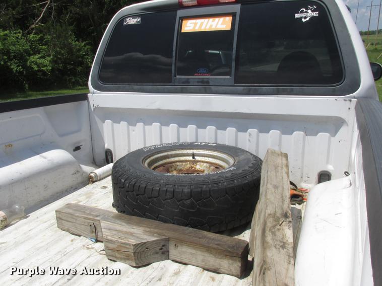 image for item DD8469 2001 Ford F150 SuperCrew pickup truck