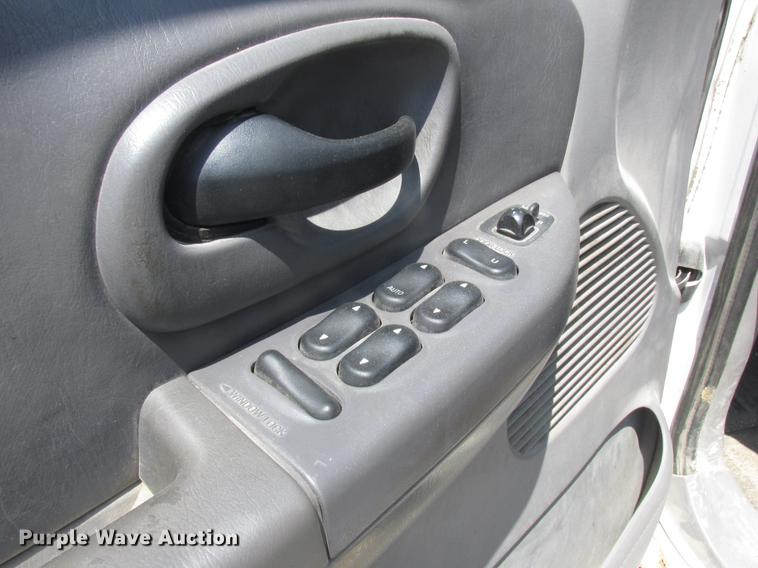 image for item DD8469 2001 Ford F150 SuperCrew pickup truck