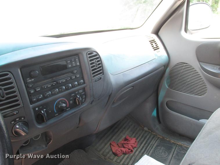 image for item DD8469 2001 Ford F150 SuperCrew pickup truck