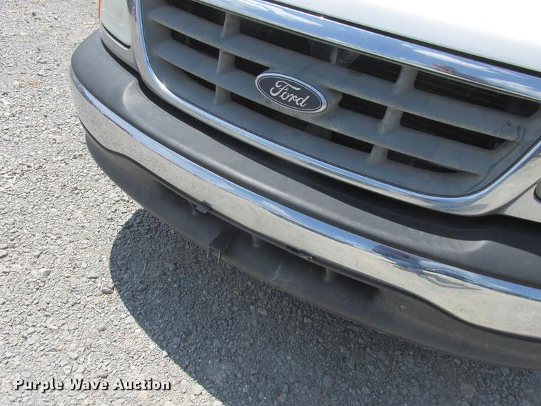 image for item DD8470 2004 Ford F150 pickup truck