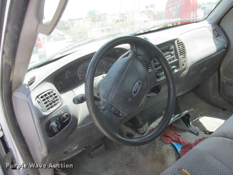 image for item DD8470 2004 Ford F150 pickup truck